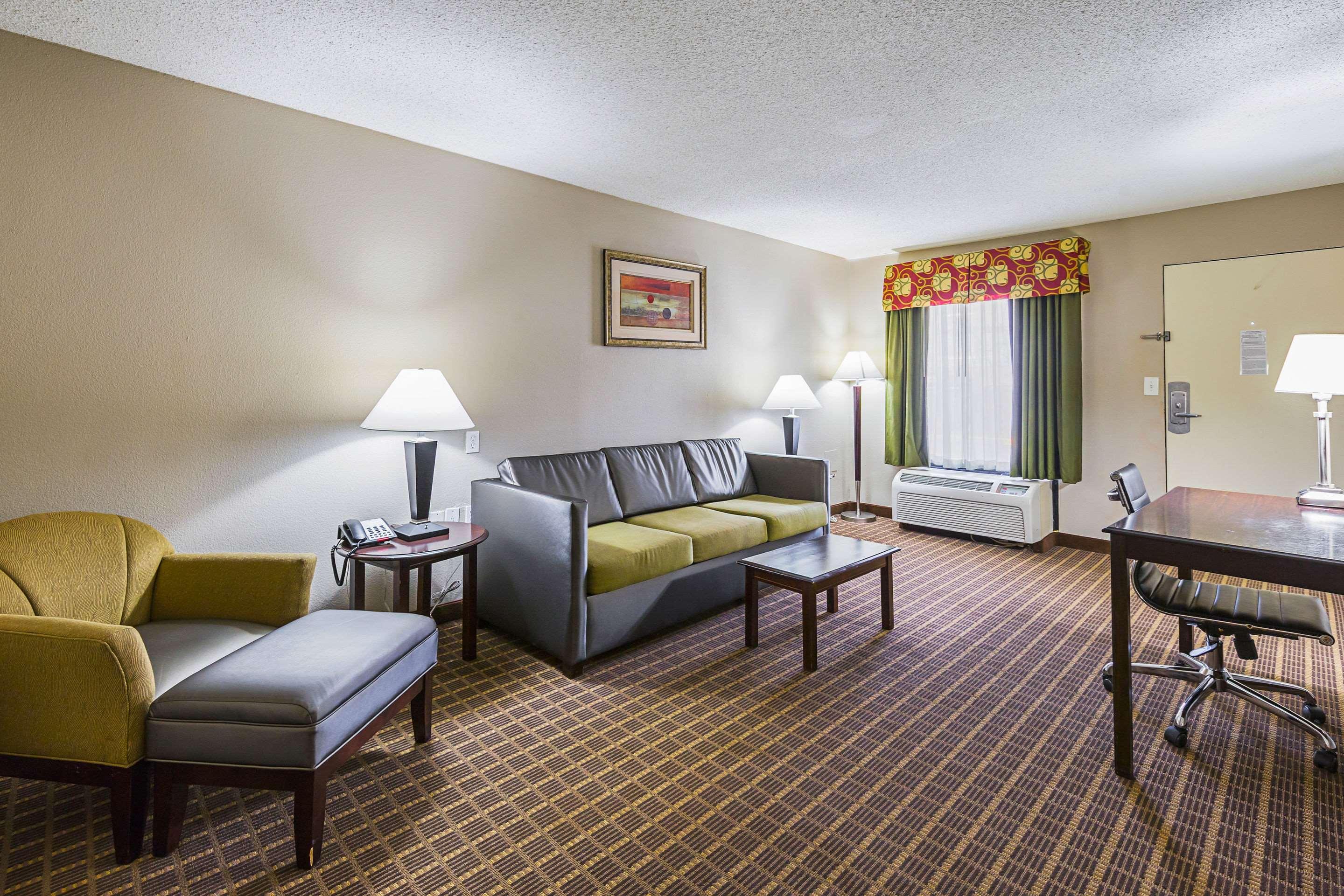 Quality Inn & Suites Greenville - Haywood Mall Ngoại thất bức ảnh