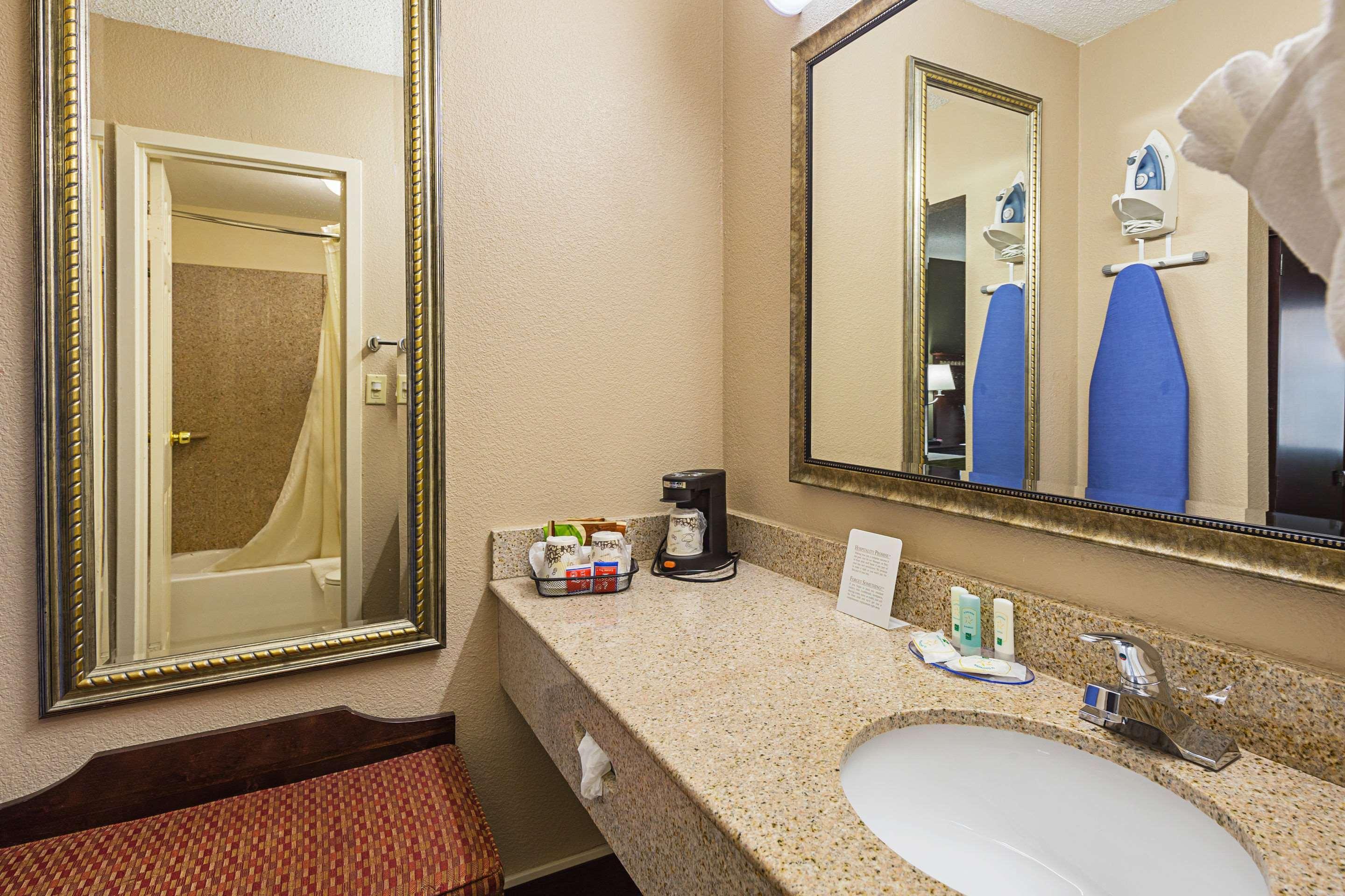 Quality Inn & Suites Greenville - Haywood Mall Ngoại thất bức ảnh