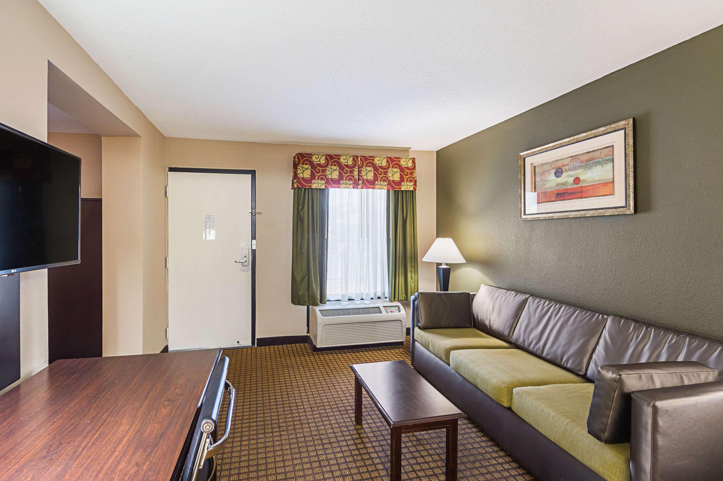 Quality Inn & Suites Greenville - Haywood Mall Ngoại thất bức ảnh